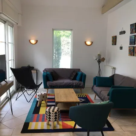 Moderne 4 Chambres, Piscine Chauffee, Wi-fi, Proche Et Commerces, - Fr-1-374-147