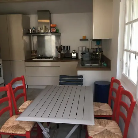 Moderne 4 Chambres, Piscine Chauffee, Wi-fi, Proche Et Commerces, - Fr-1-374-147 Villa