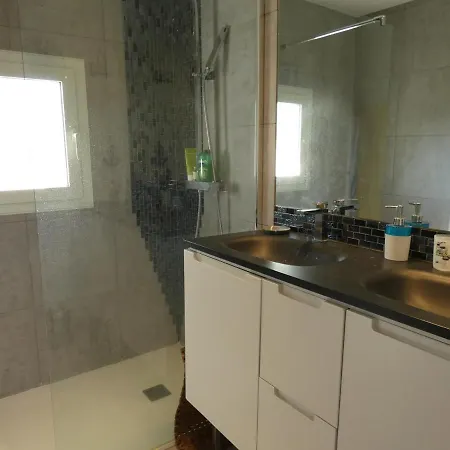 Moderne 4 Chambres, Piscine Chauffee, Wi-fi, Proche Et Commerces, - Fr-1-374-147 Vila *